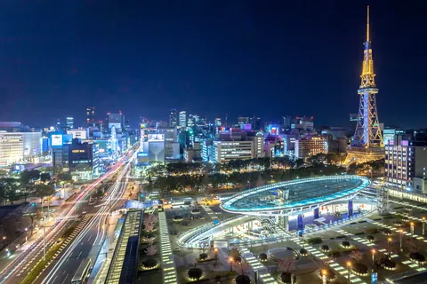 Station Nagoya bij nacht