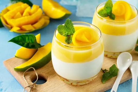 Panna cotta de mango y gelatina