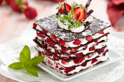 Chocolate y nata con fresas