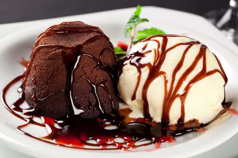 Petit gâteau y helado