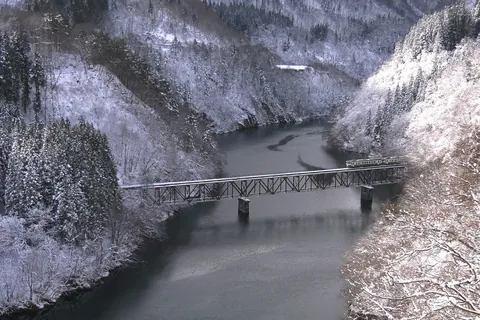 雪景色の只見川