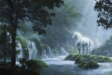 Cascada serena y unicornio