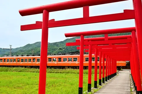Paysage rural avec un torii, Shimane