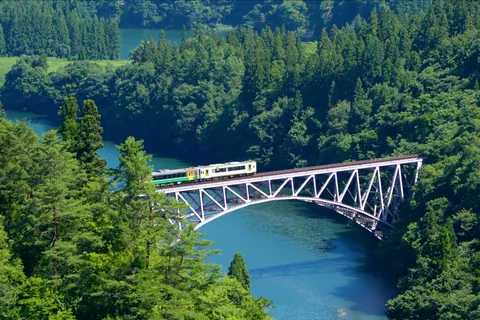 Pont ferroviaire sur le Tadami, Fukushima
