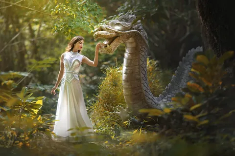 La mirada del dragón dormido del bosque