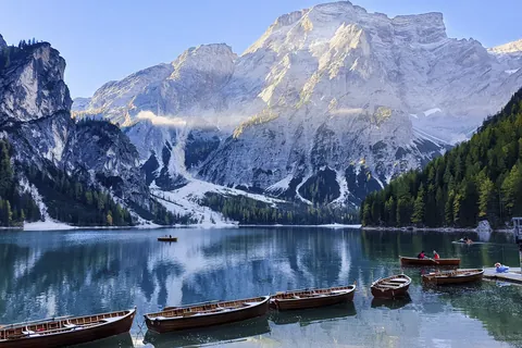 Lago de Braies, Italia